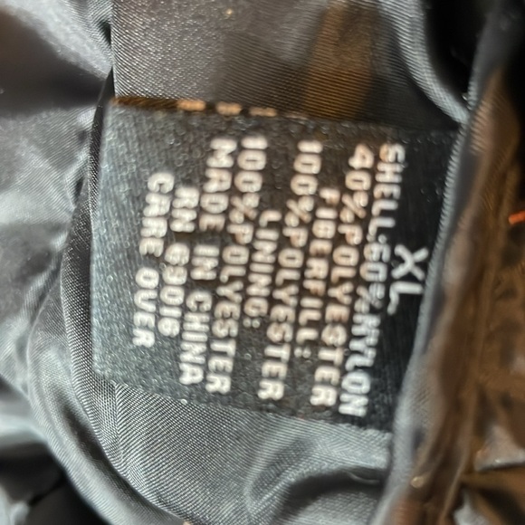 Relativity Brand ~ Lightweight and Warm Zip Up Shiny Vest - Picture 11 of 11